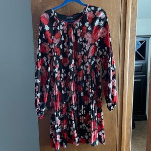 Roz & Ali floral pleated dress size 14